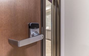 Electronic deadbolt locking system